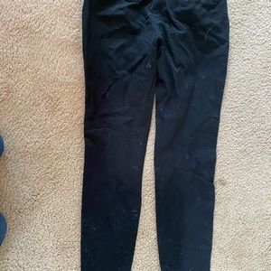 Size 2 Black Old Navy Pixie The/LE pants. Hardly worn maybe 2-3x.